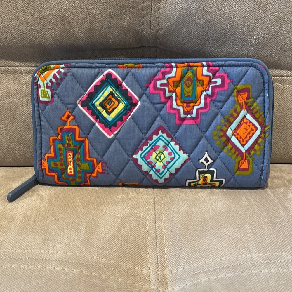 Vera Bradley RFID Wallet-1 - Picture 2 of 8
